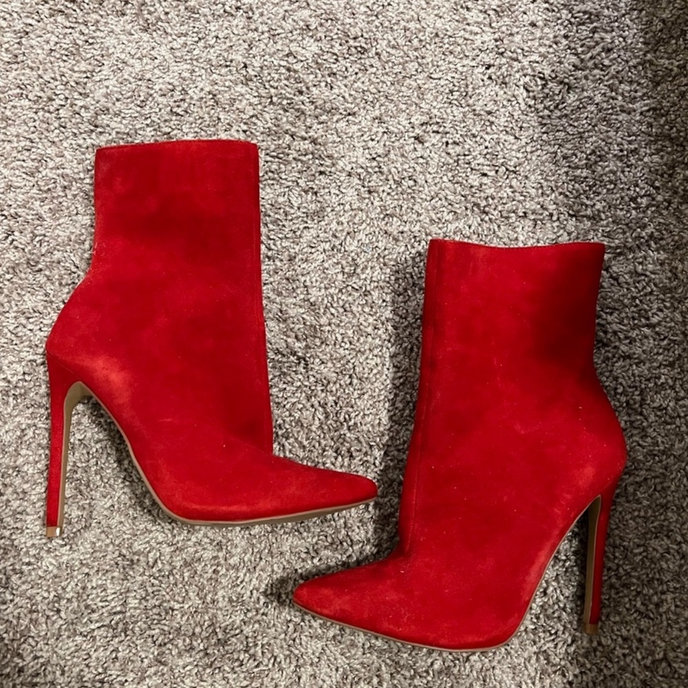 Steve Madden red suede heeled stilettos. Size 6
